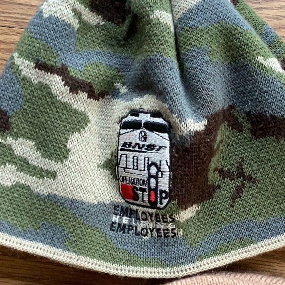 🦔 CAMOUFLAGE KNIT CAP 🛤️BURLINGTON NORTHERN EMPLOYEES Operation STOP 🛑 - Picture 1 of 16